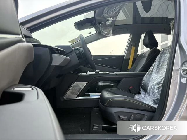 Toyota bZ5 2026 Серебристо-серый из Китая, фото 2