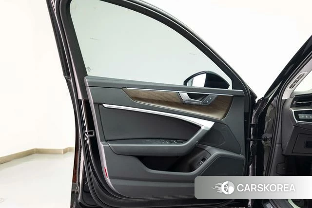 Audi A6L id 4291319 из Китая 12