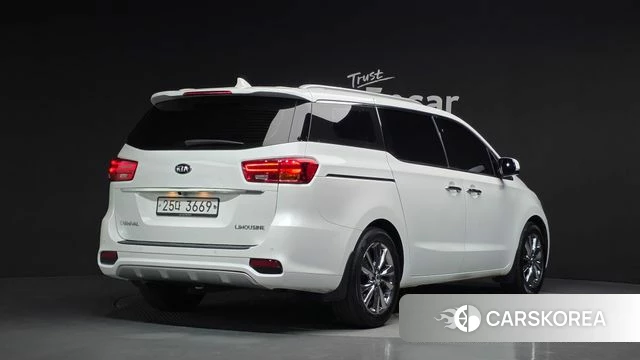 Kia The New Carnival id 4465614 из Кореи 12