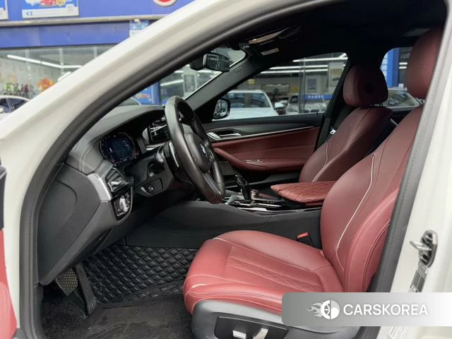 BMW 5 series 2023 Белый из Китая, фото 2