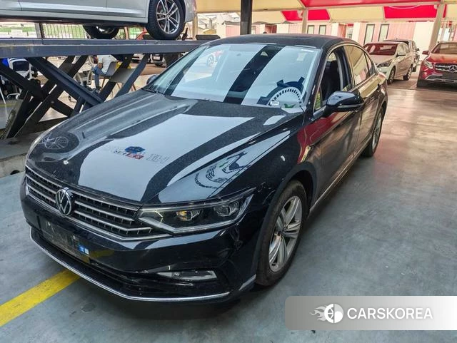 Volkswagen Magotan 2025 Черный из Китая, фото 2
