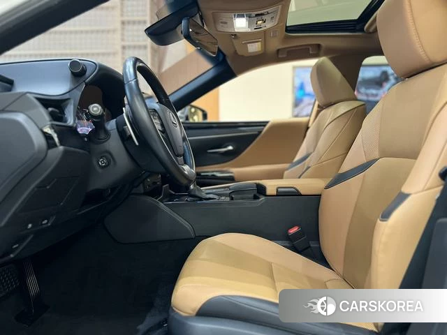 Lexus ES id 4262152 из Китая 10
