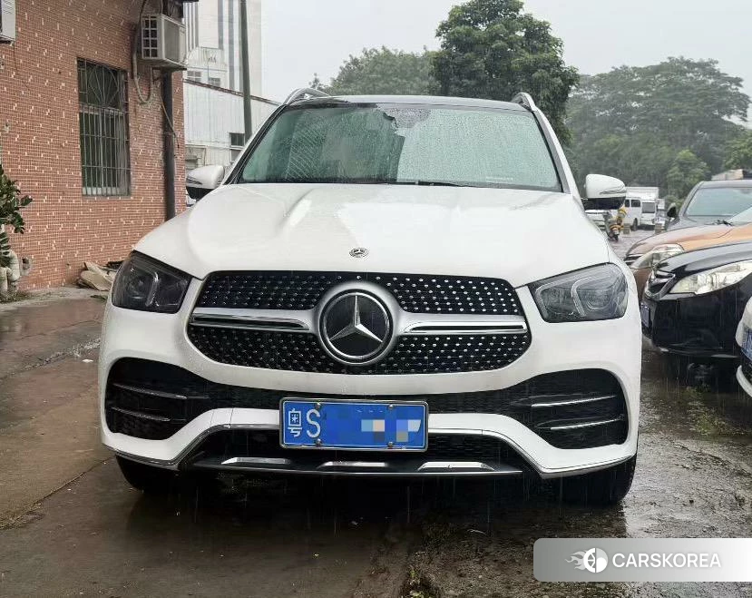 Mercedes-Benz GLE (import) 2020 Белый из Китая, фото 2
