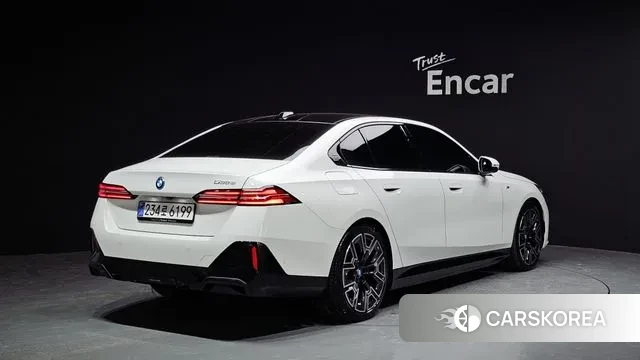 BMW 5 Series (G60) id 3605503 из Кореи 12