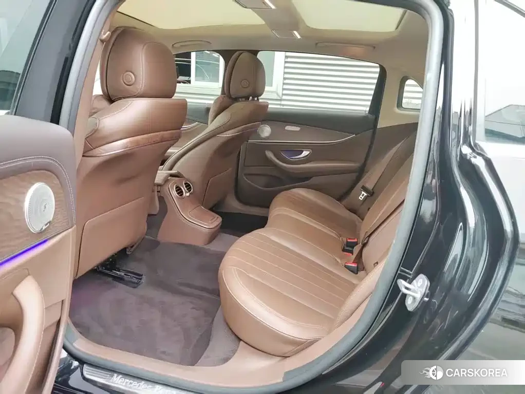 Mercedes-Benz E-Class id 4669374 из Китая 12