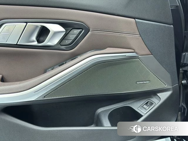 BMW 3 series 2021 Черный из Китая, фото 2