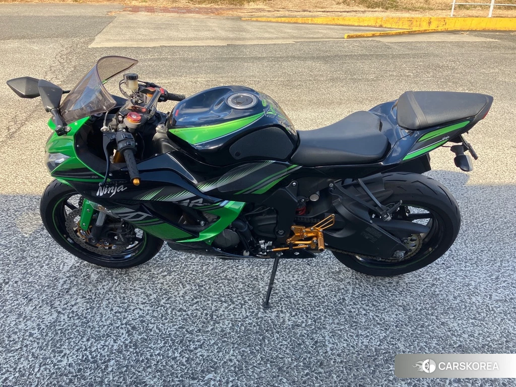 Проданный Kawasaki NINJA ZX-6R 2014 из Японии