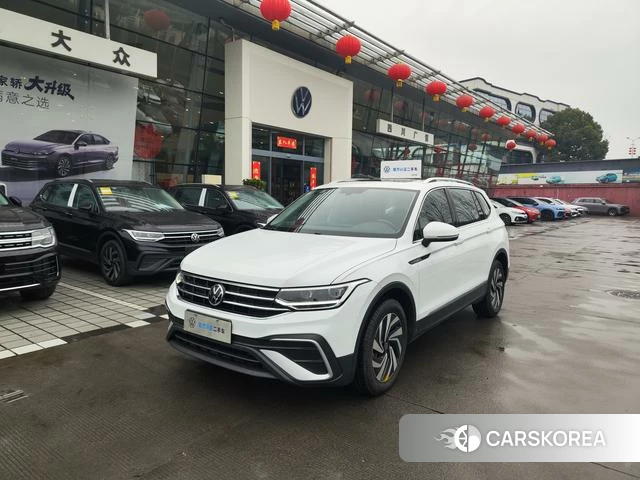 Volkswagen Tiguan L 2023 Белый из Китая, фото 2