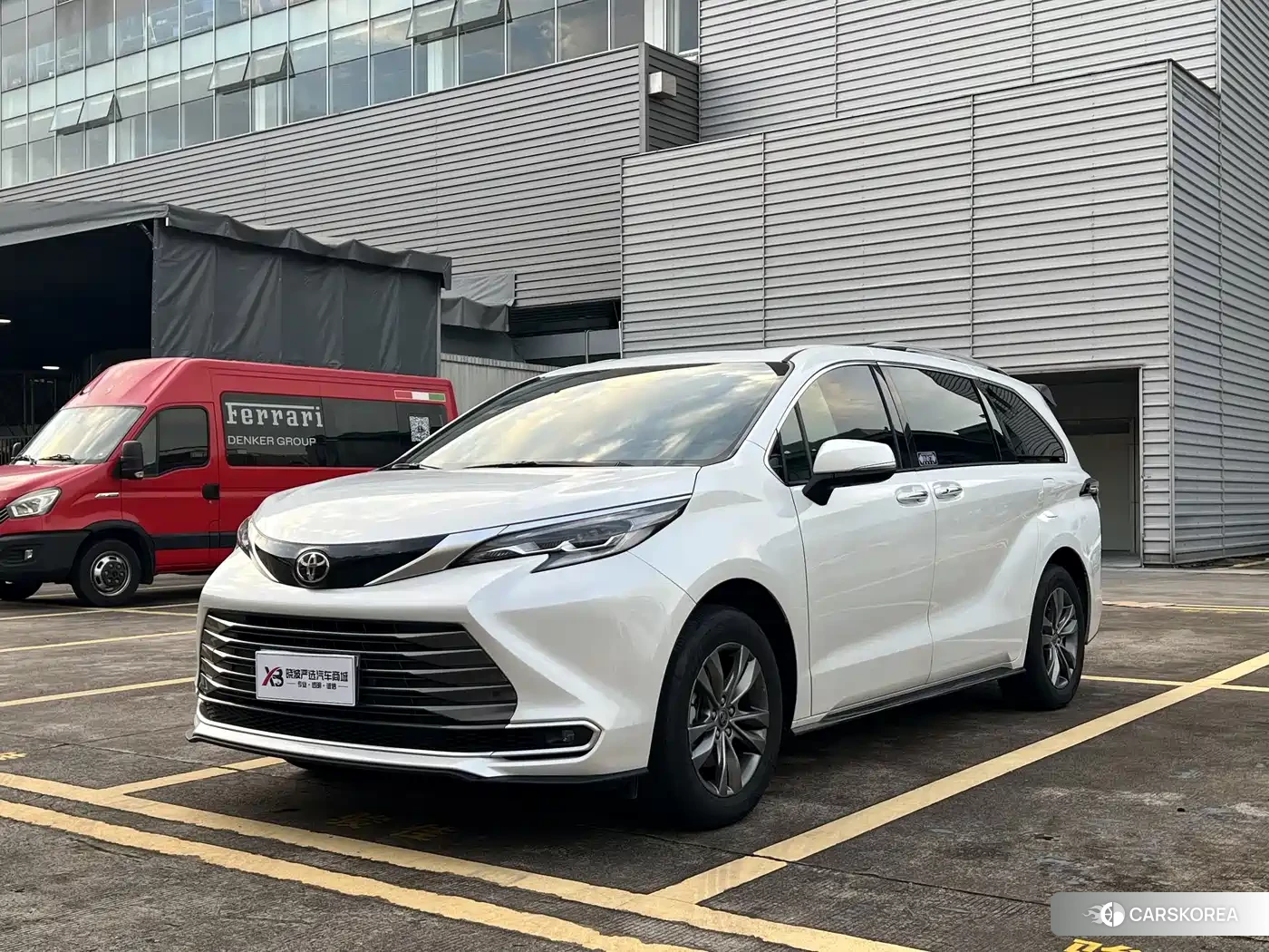 Toyota Sienna id 4599621 из Китая 12