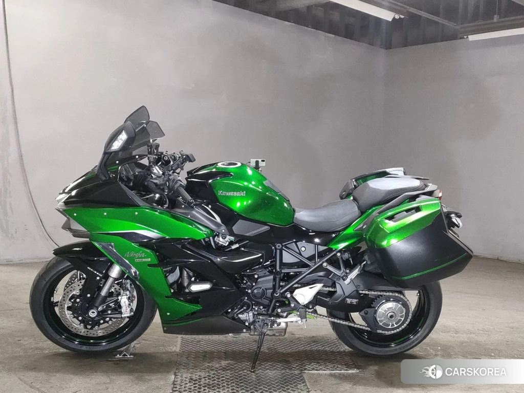 Проданный Kawasaki NINJA H2 SX SE 2020 из Японии