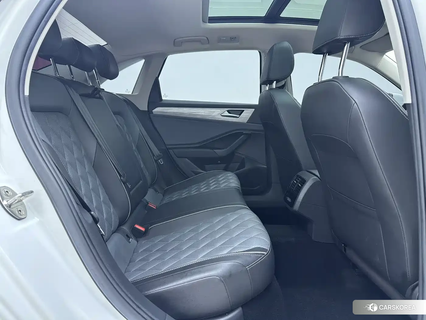 Volkswagen Sagitar id 4629572 из Китая 12