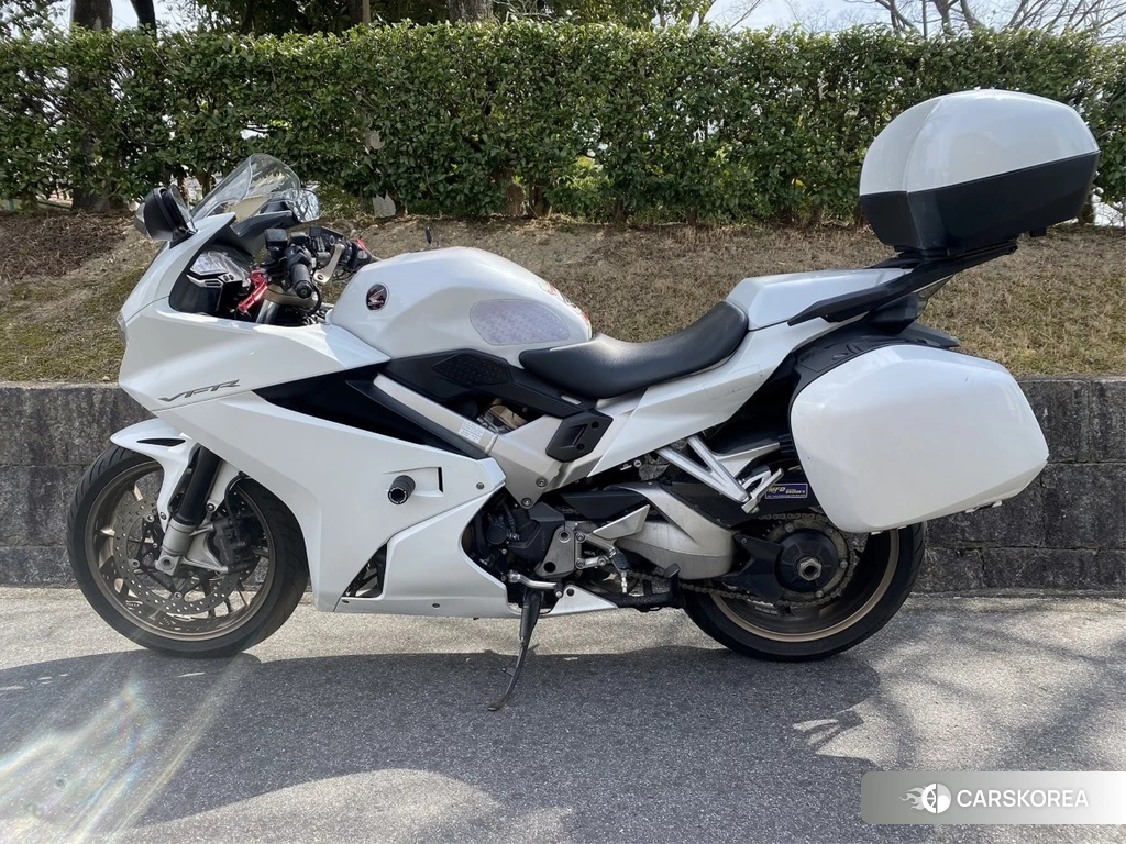 Проданный Honda VFR800F 2015 из Японии