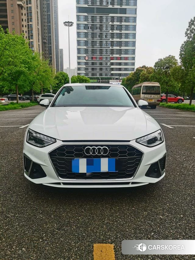 Audi A4L 2022 Белый из Китая, фото 2