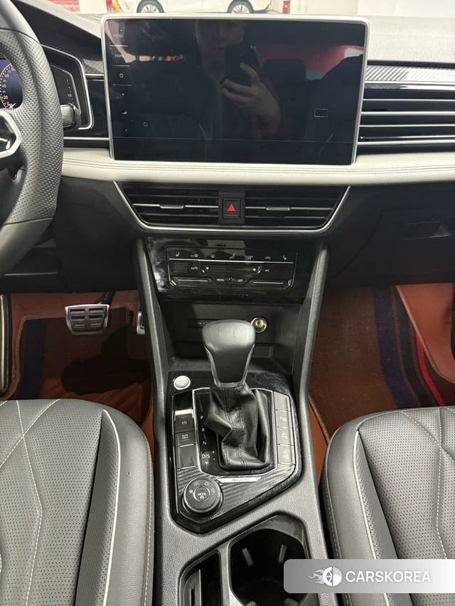 Volkswagen Tiguan L 2023 Белый из Китая, фото 2