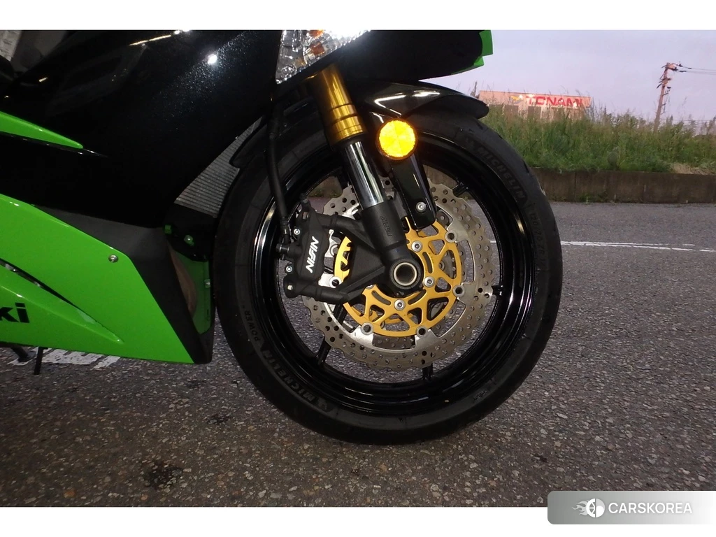 Проданный Kawasaki NINJA ZX-6R 2017 из Японии, фото 2