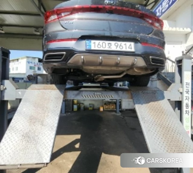 Kia K5 3rd generation 2021 Серый из Кореи, фото 2
