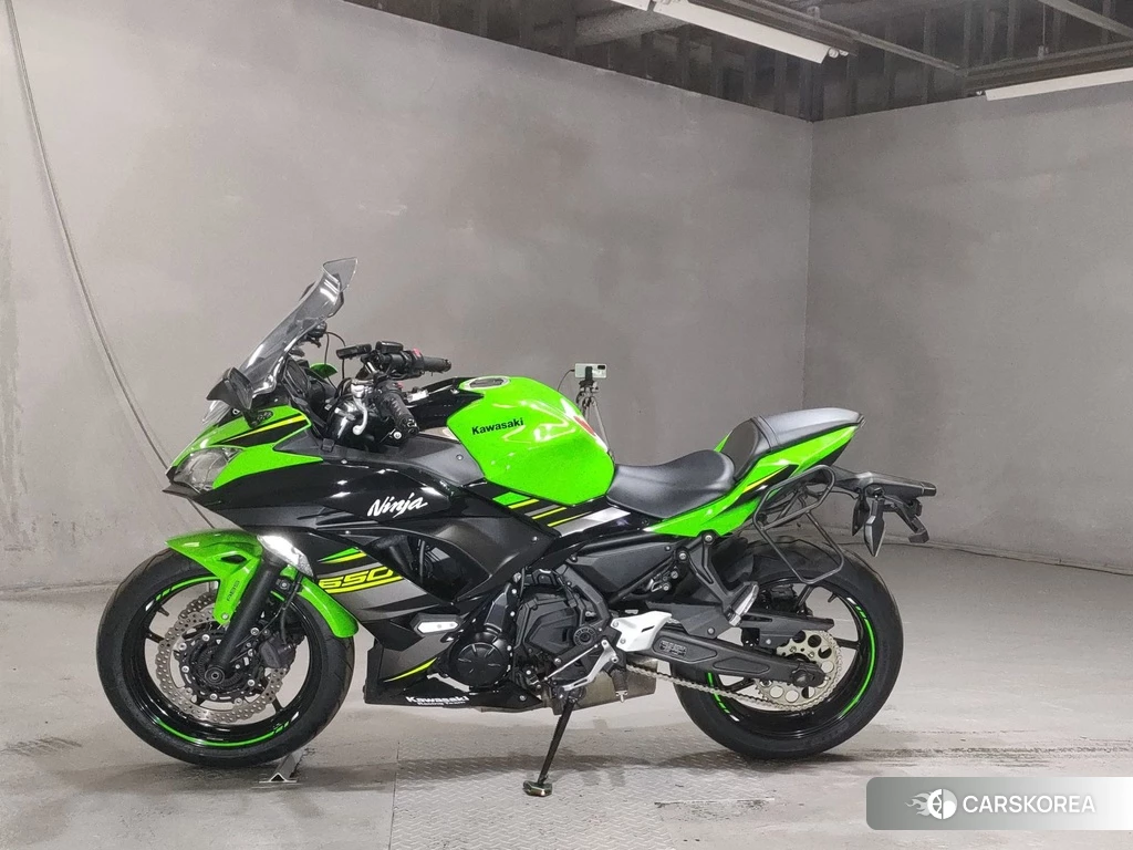 Проданный Kawasaki NINJA 650 2019 из Японии