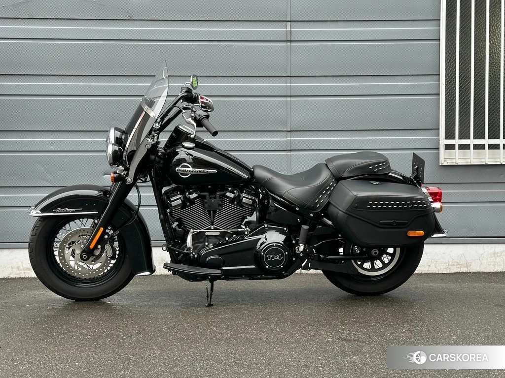 Проданный Harley-Davidson Softail Heritage Classic FLHCS1870 2020 из Японии, фото 2