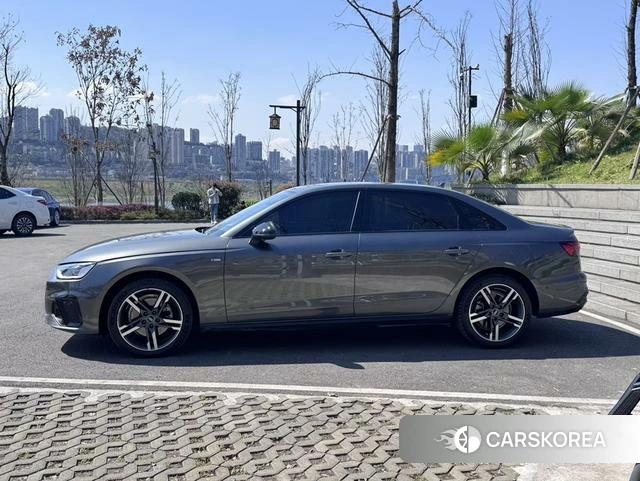 Audi A4L 2021 Темно-серый из Китая, фото 2