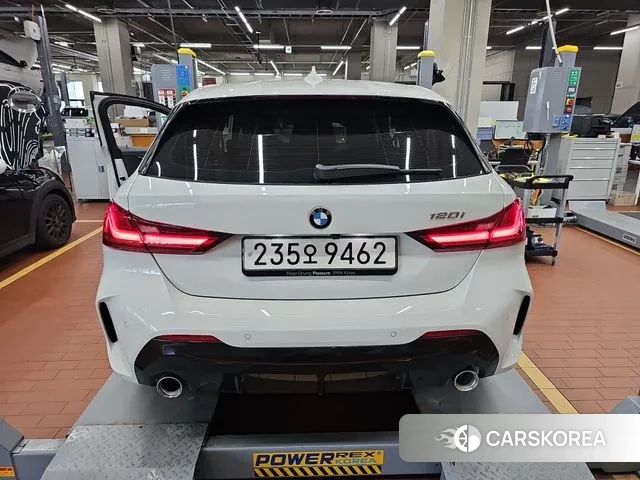 BMW 1 Series (F40) 2024 Белый из Кореи, фото 2