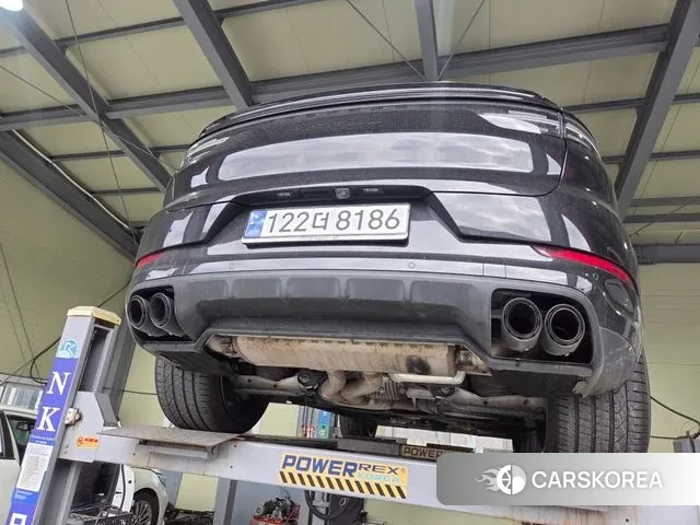 Porsche Cayenne (PO536) 2021 Черный из Кореи, фото 2