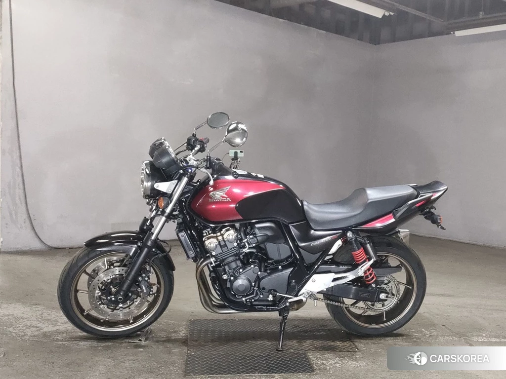 Проданный Honda CB400SF 2015 из Японии, фото 2