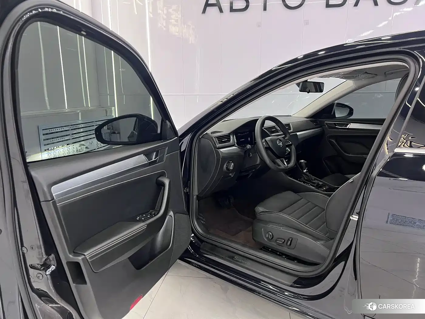 Skoda Superb id 4649290 из Китая 12