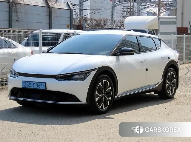 Kia EV6 2022 Белый из Кореи, фото 2