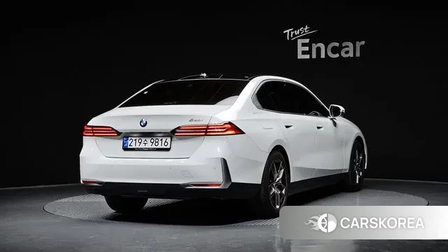 BMW 5 Series (G60) id 3544507 из Кореи 12