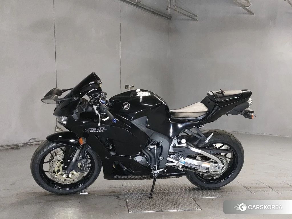 Проданный Honda CBR600RR 2017 из Японии
