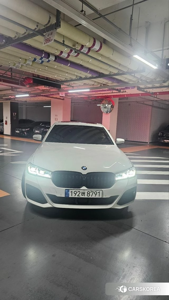BMW 5 Series (G30) 2022 Белый из Кореи, фото 4