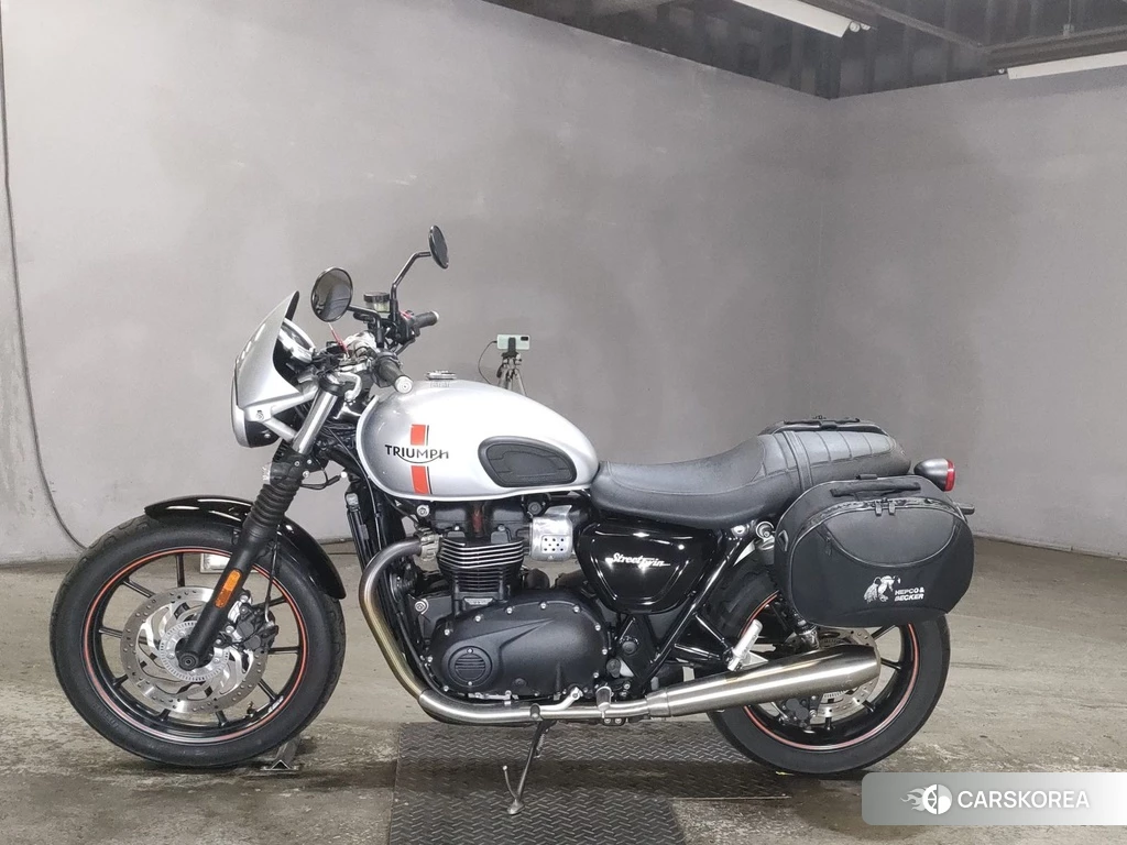 Проданный Triumph STREET TWIN 2016 из Японии, фото 2