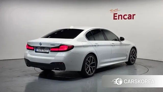 BMW 5 Series (G30) id 3759363 из Кореи 12