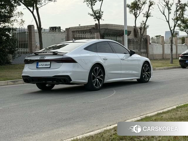 Audi A7 2021 Белый из Китая, фото 2