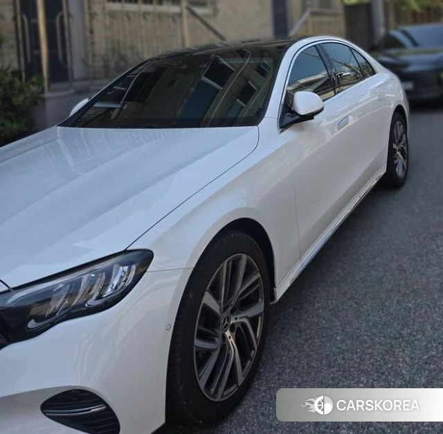 Mercedes-Benz E-Class W214 2024 Белый из Кореи, фото 2