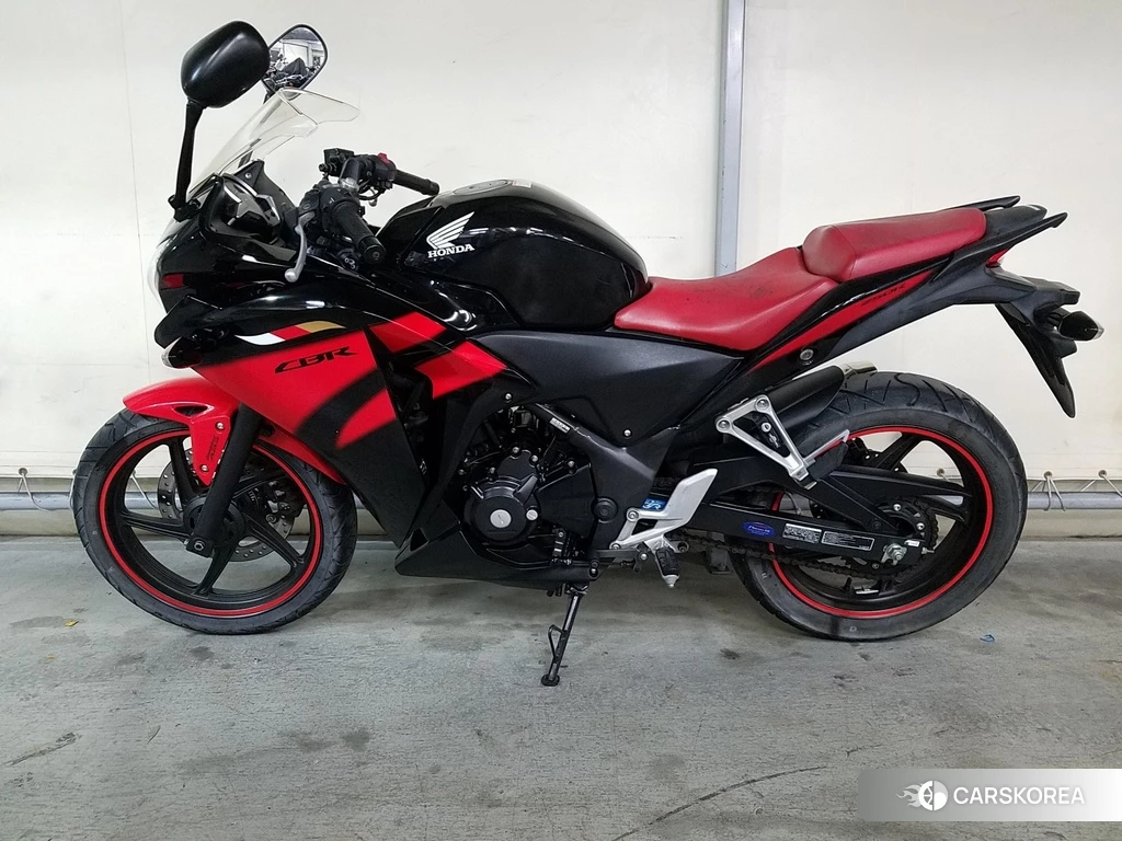 Проданный Honda CBR250R ABS id 4116118 из Японии