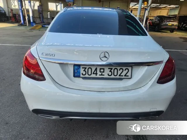 Mercedes-Benz C-Class W205 2021 Белый из Кореи, фото 2