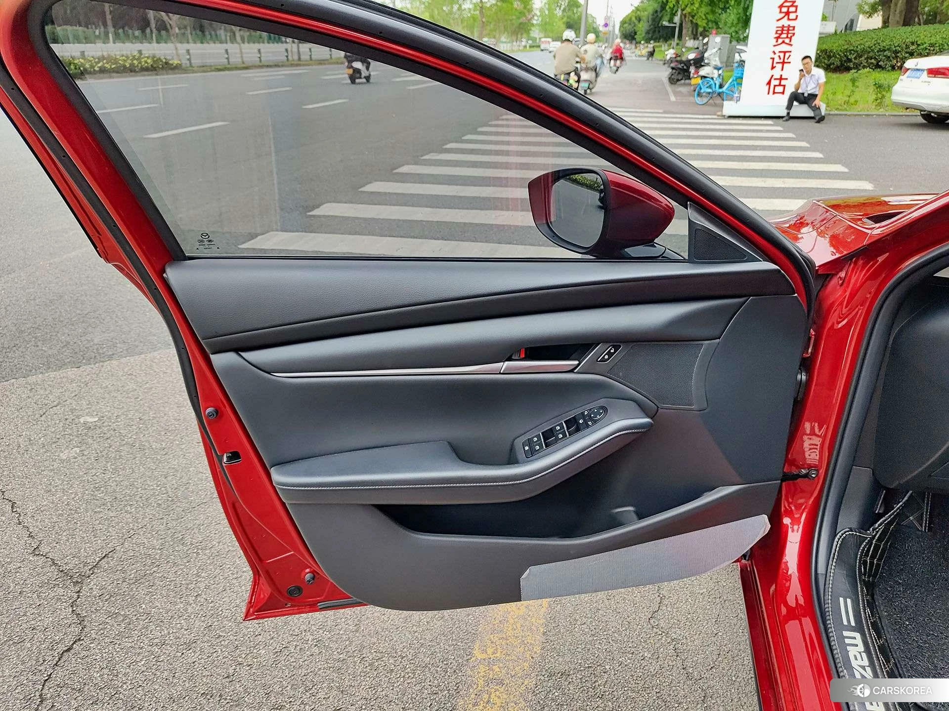 Mazda 3 2021 Красный из Китая, фото 3