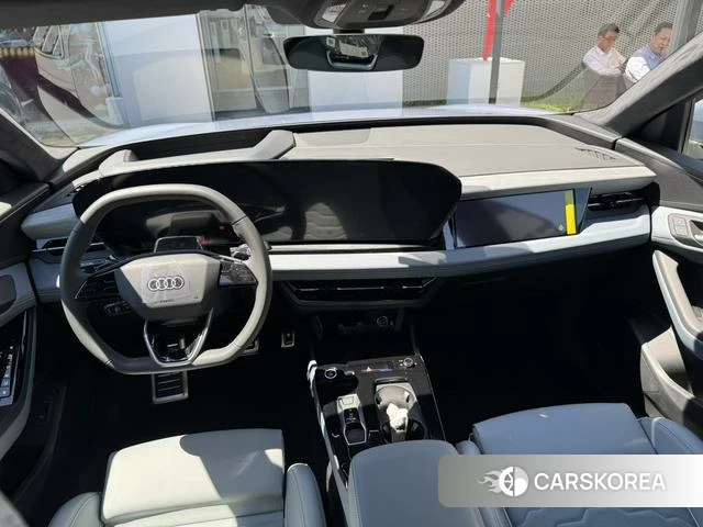 Audi Q6L e-tron 2026 Темно-серый из Китая, фото 2
