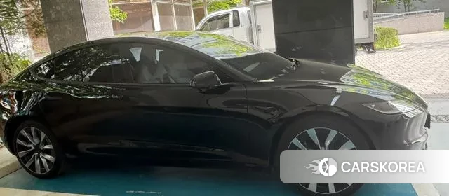 Tesla Model 3 2024 Черный из Кореи, фото 2