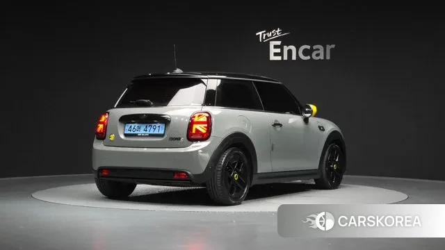 Mini Cooper Electric id 3322930 из Кореи 12