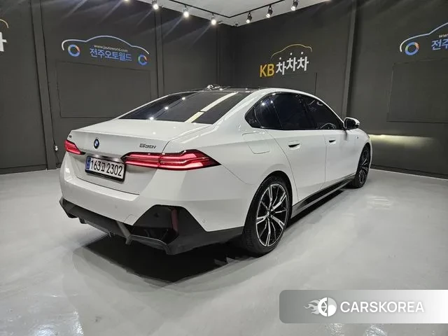 BMW 5 Series (G60) id 3467262 из Кореи 12