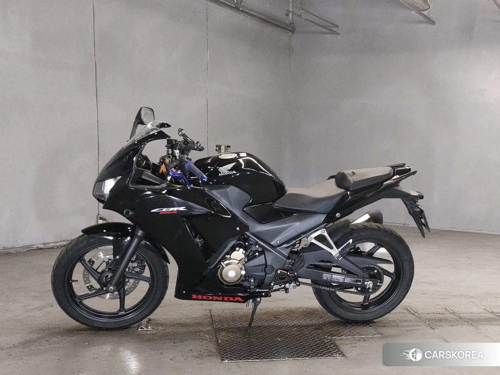 Проданный Honda CBR250R 2017 из Японии, фото 2