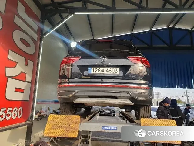 Volkswagen Tiguan Allspace 2022 Черный из Кореи, фото 2