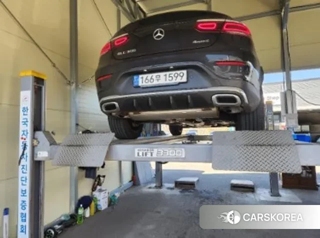 Mercedes-Benz GLC-Class X253 2023 Черный из Кореи, фото 2