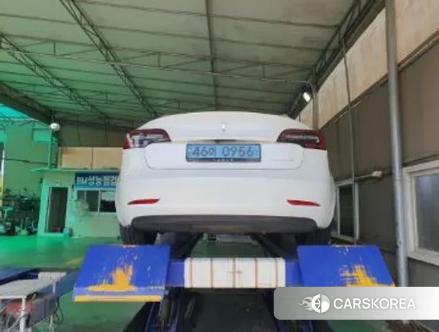 Tesla Model 3 2022 Белый из Кореи, фото 2
