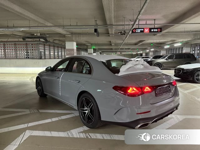 Mercedes-Benz E-Class W214 2026 Серебристо-серый из Кореи, фото 4