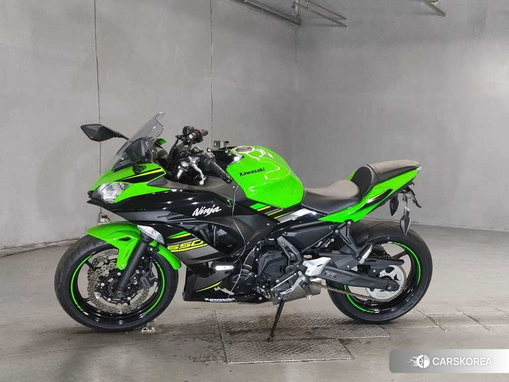 Проданный Kawasaki NINJA 650 2018 из Японии