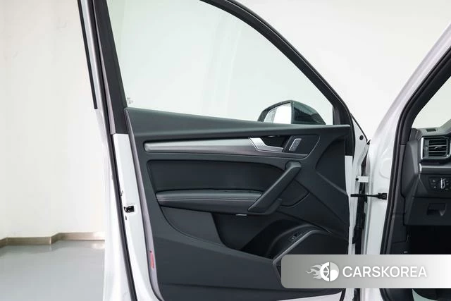 Audi Q5L id 4306999 из Китая 12