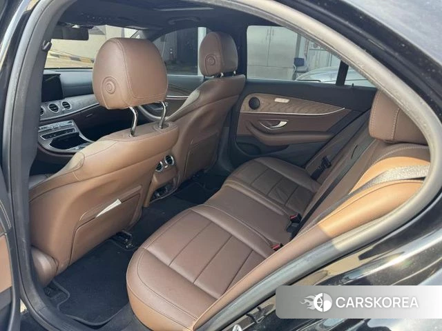 Mercedes-Benz E-Class W213 2022 Черный из Кореи, фото 2